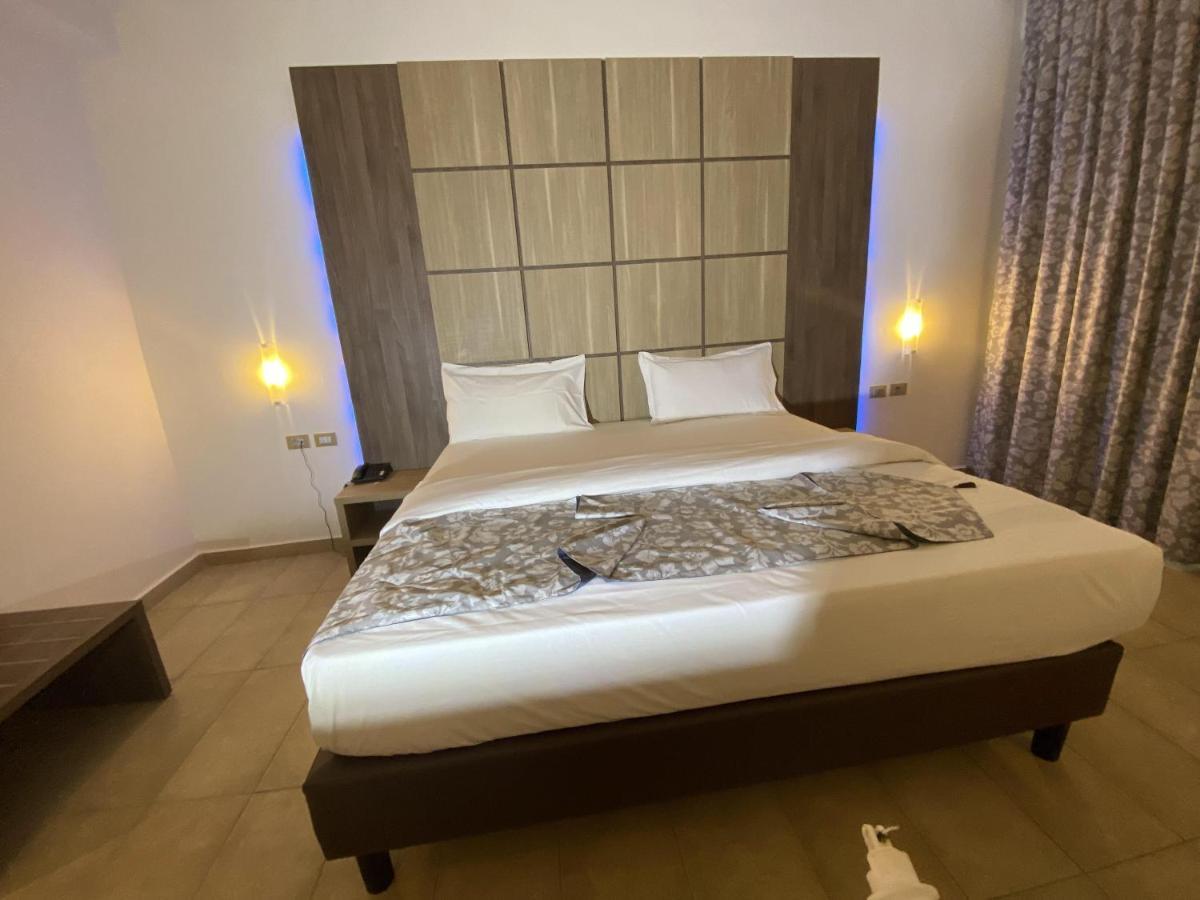 Hotel Franco Yaoundé מראה חיצוני תמונה