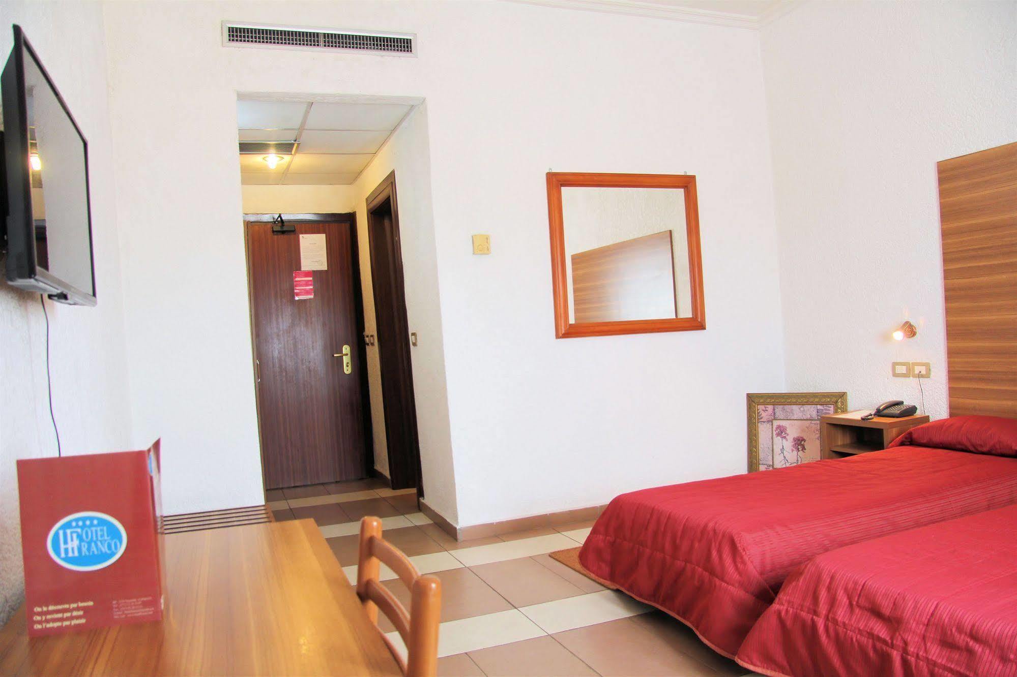 Hotel Franco Yaoundé מראה חיצוני תמונה